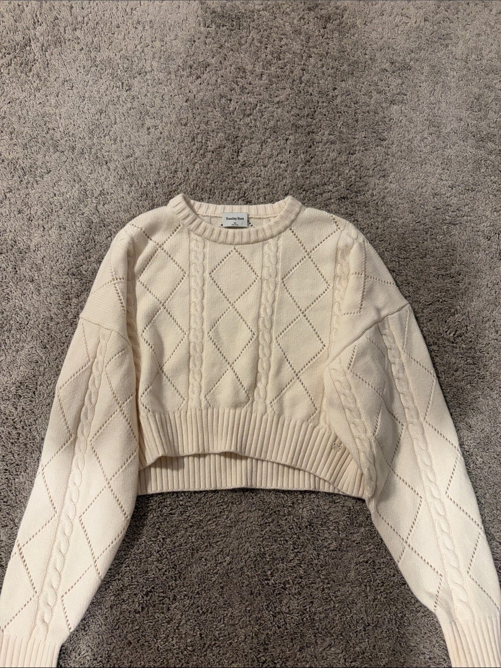 Aritzia Classic Cream Cable-Knit Cropped Sweater
